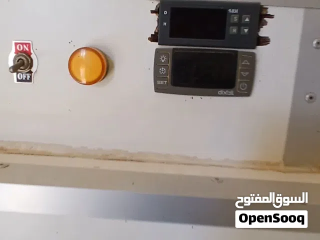 فقاسة بيض للبيع  حاجه ربي يبارك حضانه للبيع المكان الخمس مميزاتها تحمل 1000 دحيه تماتك بالكامل