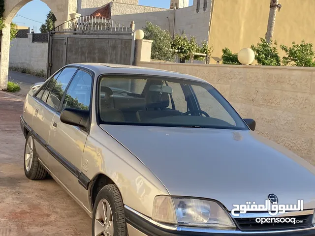 Opel Omega 1989 in Madaba