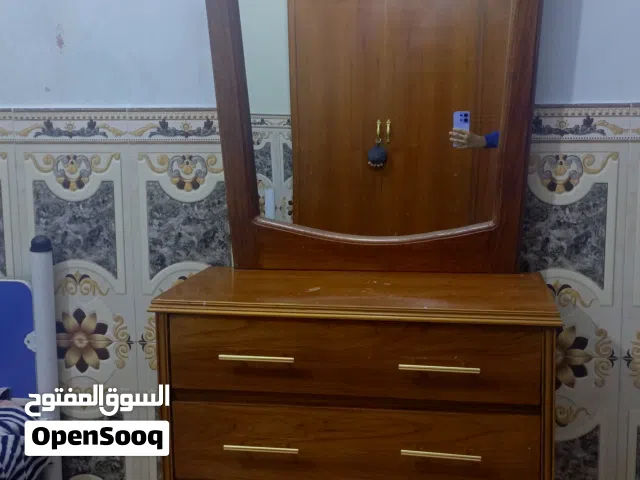 السلام عليكم ميز مرايه وجرارت ونضافته 90/100