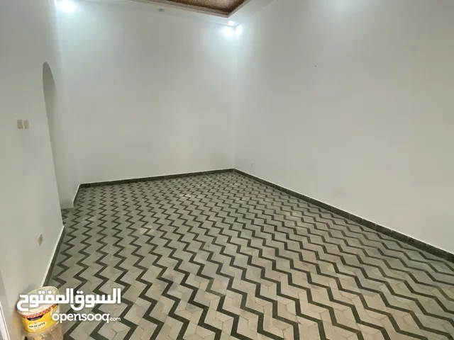 فيلا أرضية للإيجار حي دمشق بجوار مستشفى الخضراء