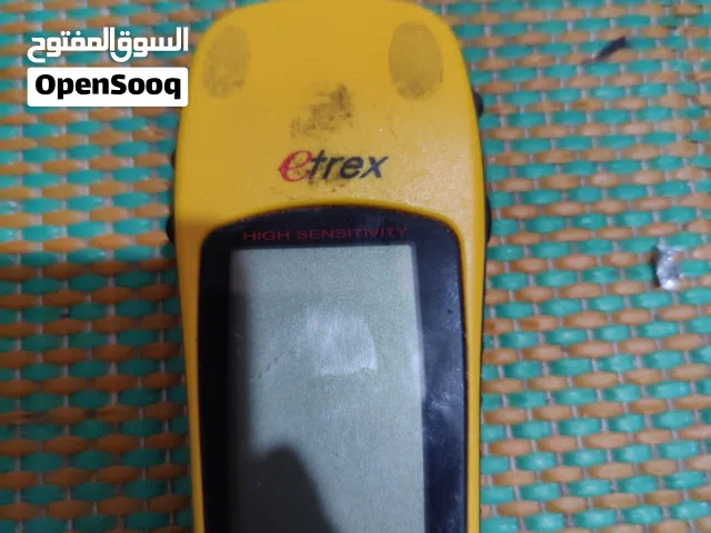 2 اجهزه gps Garmin eTrex Vista Cx، وهو جهاز تحديد مواقع (GPS) محمول ومصمم للأنشطة الخارجية مثل الت