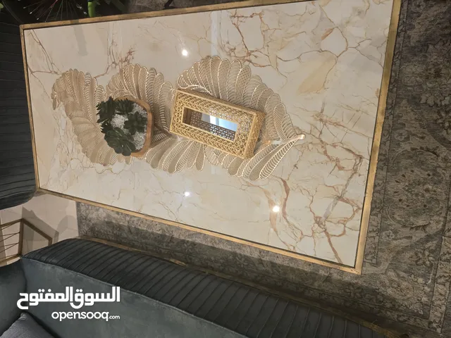 طقم كنب استعمال خفيف مع الطاولات ب 1500 ريال