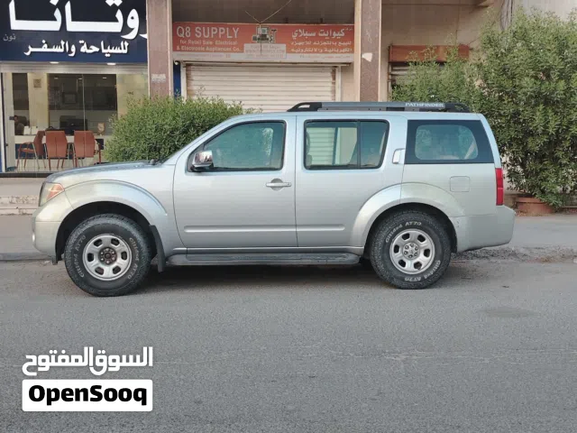 2006 نيسان باثفايندر Standard