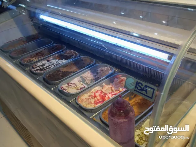ماكينة ايس كريم إيطالية كاربجاني وثلاجتين عرض بوظة عربي ايزا ايطالي