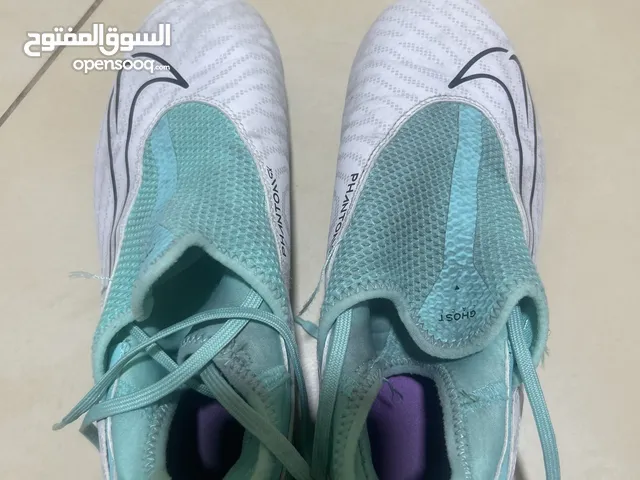 39 Sport Shoes in Amman