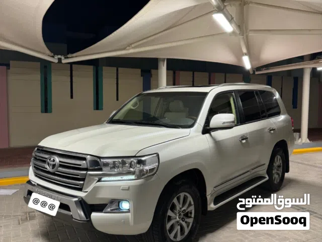 Used Toyota Land Cruiser in Abu Dhabi