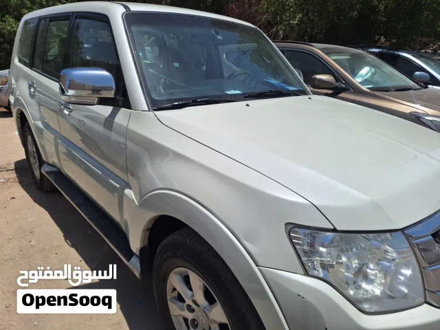 Mitsubishi pajero 2020