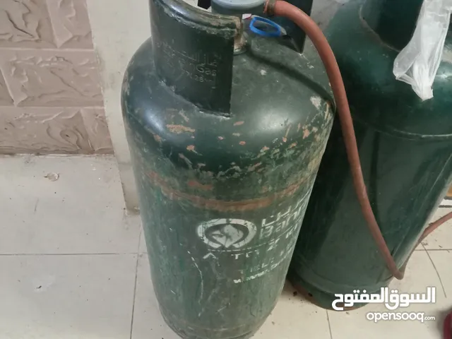 غرفه نوم خشب بحريني شبه جديد ب 110 و حقت الغاز لها سعر ثاني