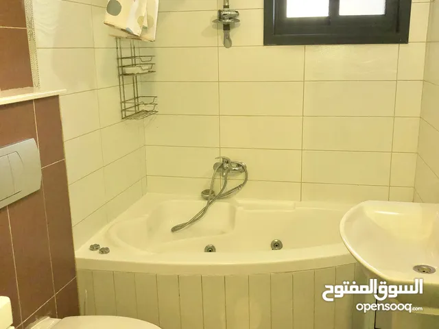 165 m2 3 Bedrooms Apartments for Sale in Ramallah and Al-Bireh Al Tira