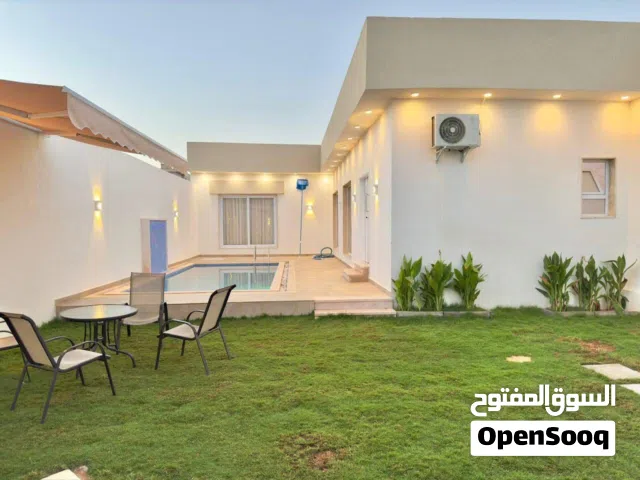 2 Bedrooms Chalet for Rent in Tripoli Al-Serraj