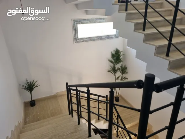 300 m2 4 Bedrooms Villa for Sale in Tripoli Tajura
