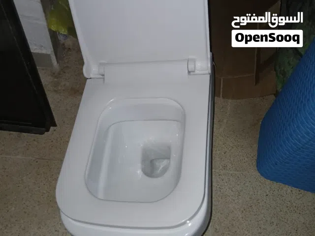 مرحاض تركي معلق نخب اول جديد غير مستعمل عدد 3 مع الغطاء