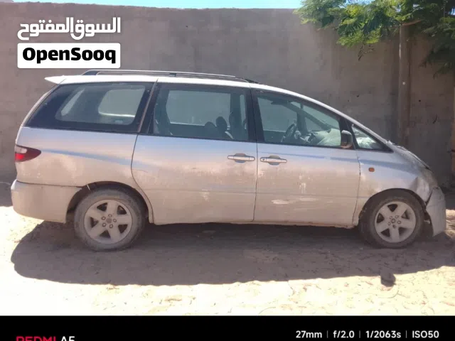 2004 تويوتا بريفيا Basic