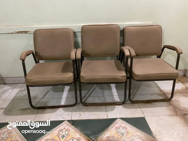 كراسي مستعملة بحالة جيدة
