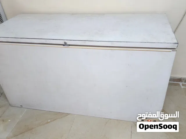 فريزر  كبير للبيع