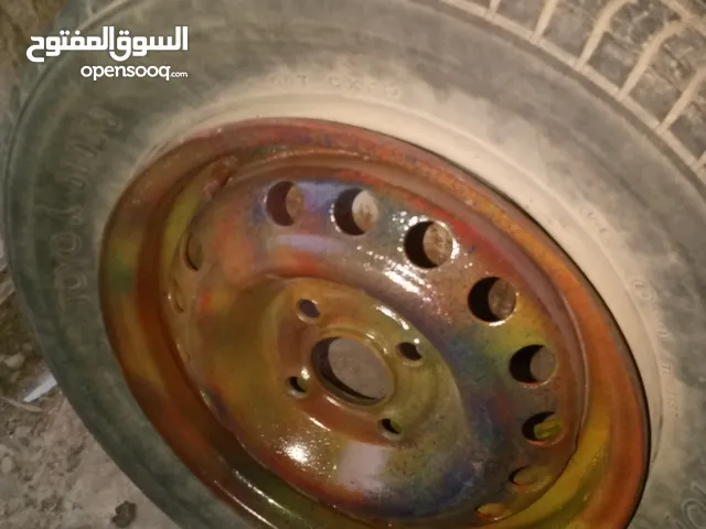 جنط مع كوشوك نضيف بس 10دينار