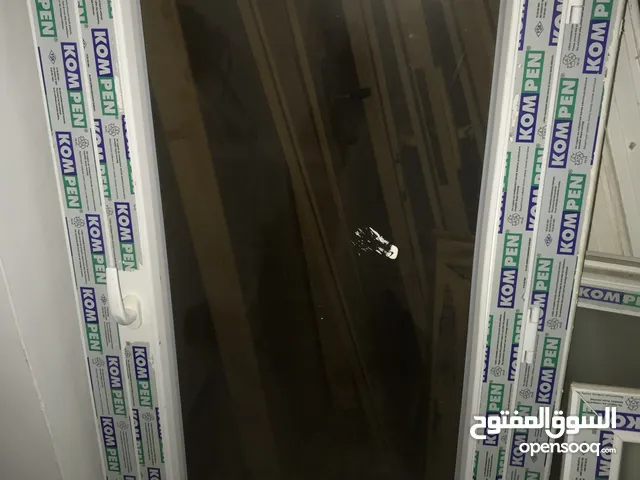 نوافد في بسي