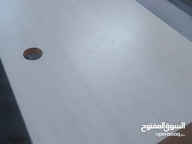 طاولات مكتب