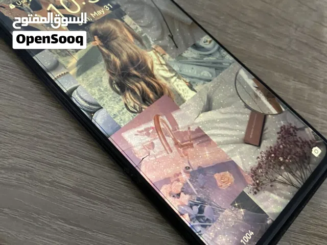 للبيع جهاز جيد فيه شعر بالشاشة بسيط وكسر اسفل خلفه والكاميرا الامامية معطلة