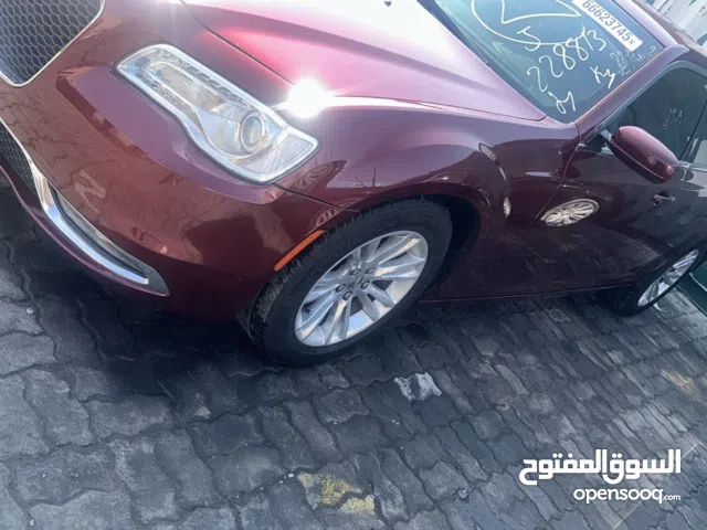 Used Chrysler 300 in Sharjah