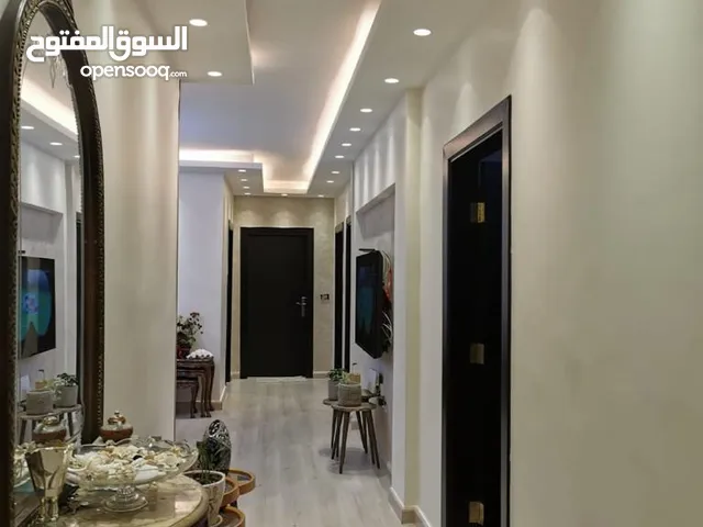 شقة طابقية مساحة 181م الطابق الاول / ربوة عبدون