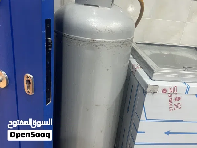 عددین من اسطوانات الغاز الکبیره