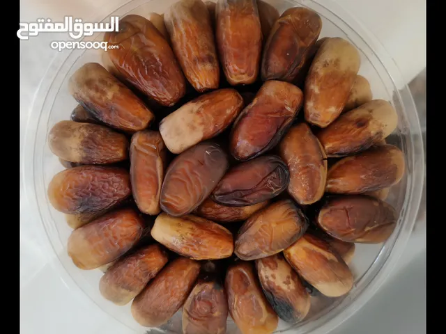 تمر نغال.. 2025 نظيف جدا