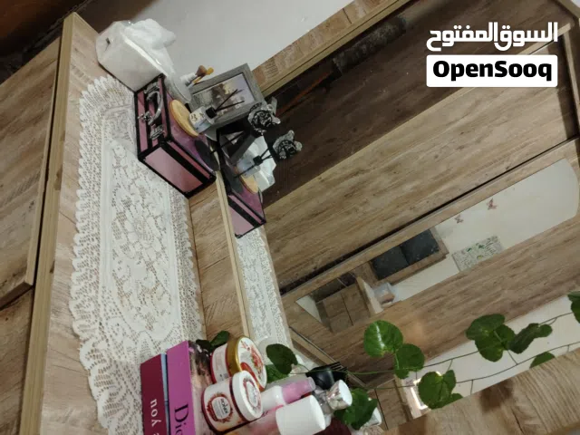 غرفه نوم مودرن مستعمل مع فرشه سفنج