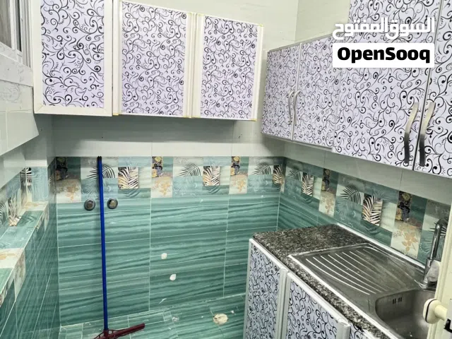 شقه للايجار شامل الكهربا والما 190