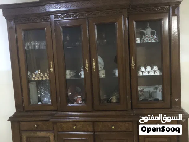 خزانة نيش / بوفيه خشب مستعمل بحالة جيدة