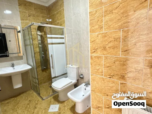 في الرابيه خلف ماكدونالدز شقة طابق ثاني 192م بتشطيبات مميزه / ref 1333