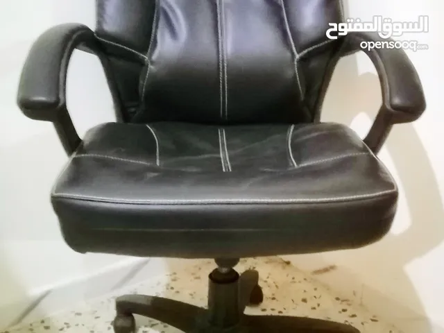 كرسي مكتبي جلد مستعمل