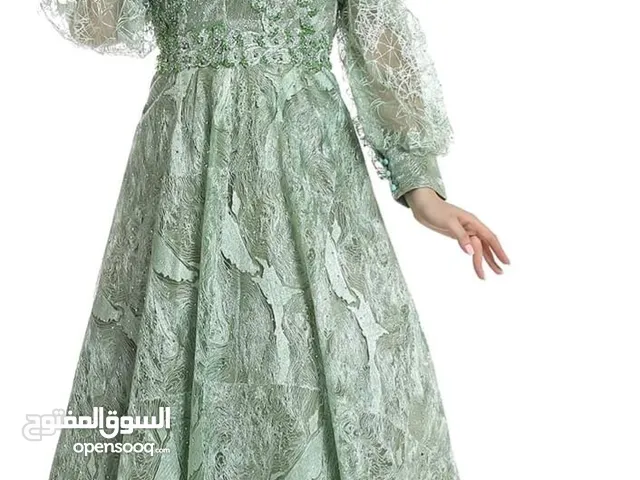فستان سهرة لون سومو متوفر في مأدبا وبعض مناطق عمان