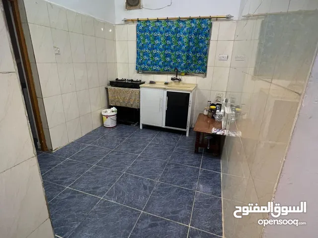 100 m2 1 Bedroom Apartments for Rent in Basra Juninah