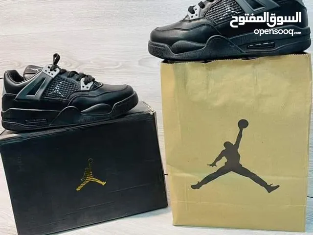 37 Sport Shoes in Tripoli