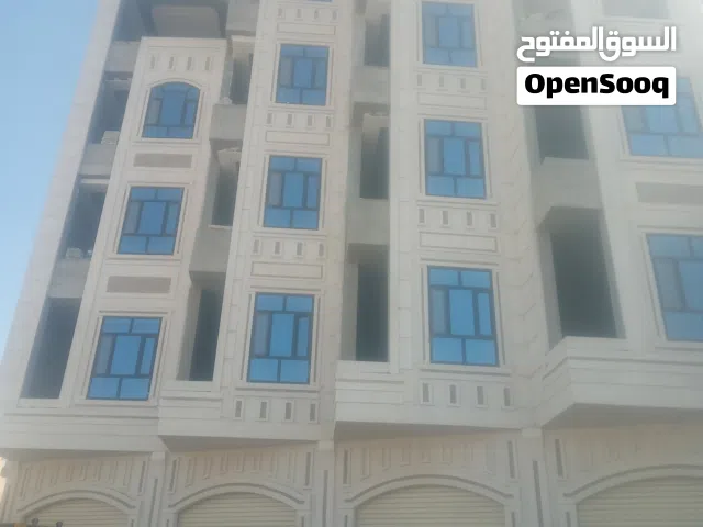 عماااره مع الفتحات مع حوش عشر لبن تصلح فندق اومدرسه للايجار الستين الشمالي