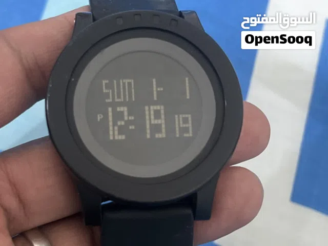 ساعه من ماركة SKMEI