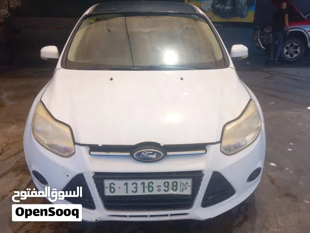 2013 فورد فوكس Standard