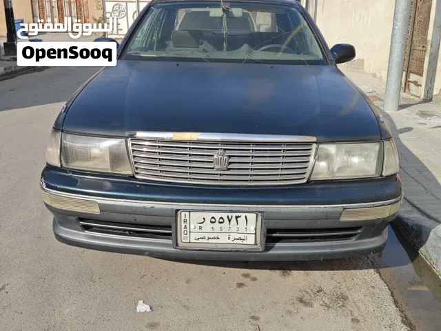 2000 تويوتا كراون Crown