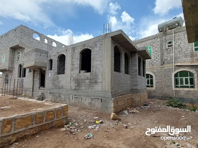 130 m2 4 Bedrooms Townhouse for Sale in Sana'a Sanhan