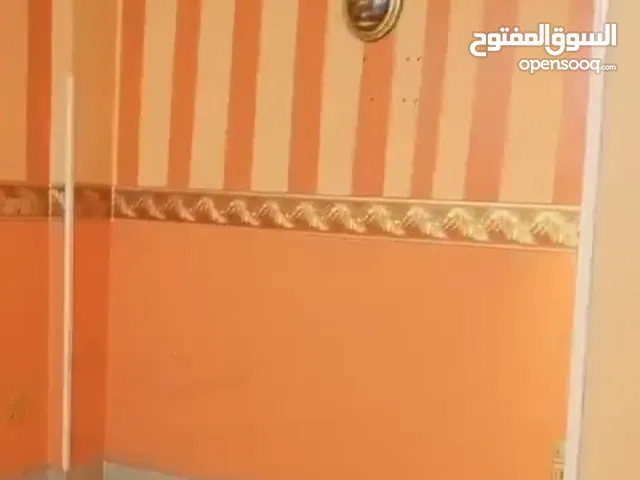 شقه قريبه من جميع الخدمات من شارع فيصل  محطه المساحه أمام مستشفى رساله والجابري شارع راقي واسع