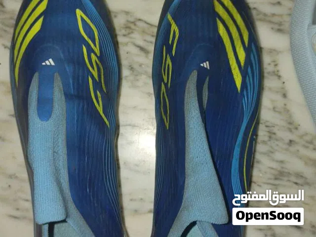 بوت كره القدم من نوع خاص لا ميسي f50 مستعمل استعمال خفيف جدا جدا