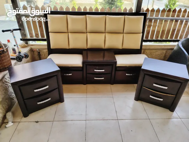 تخت مزدوج مع كوميديتين وملحق امامي