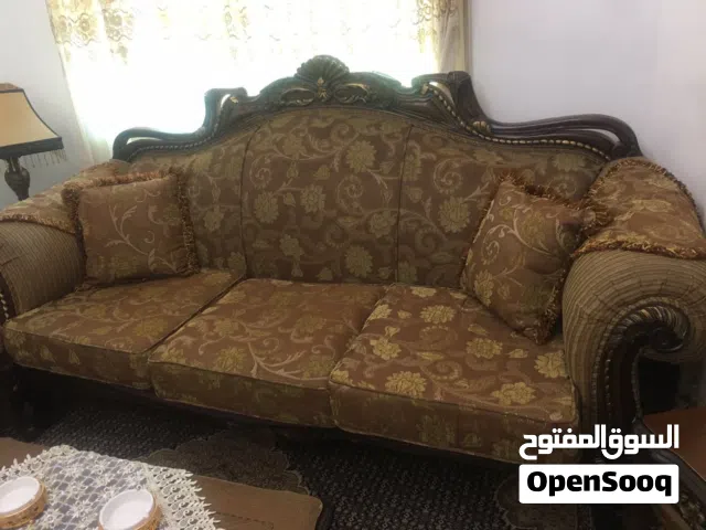 طقم كنب للبيع قابل للتفاوض