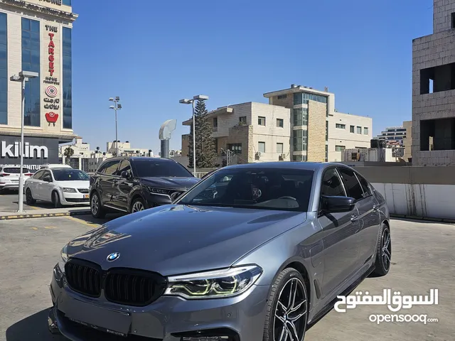 BMW 530e M-Package – هايبرد رياضي فاخر فل أوبشن