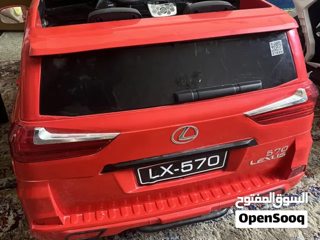 سيارة أطفال حجم كبير حمراء اللون نوع لكزز