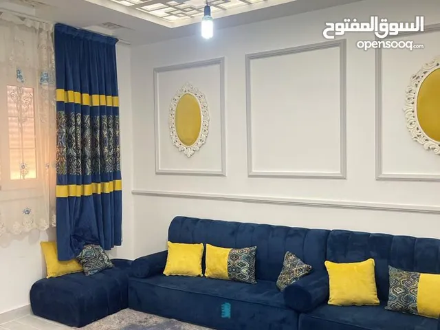 شقه للبيع عين زاره حي نصر شقه دور تاني بسم الله مشاء الله واتيه بكل شي ليها