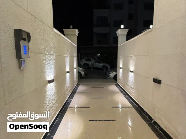 160 m2 3 Bedrooms Apartments for Sale in Amman Al-Mansour