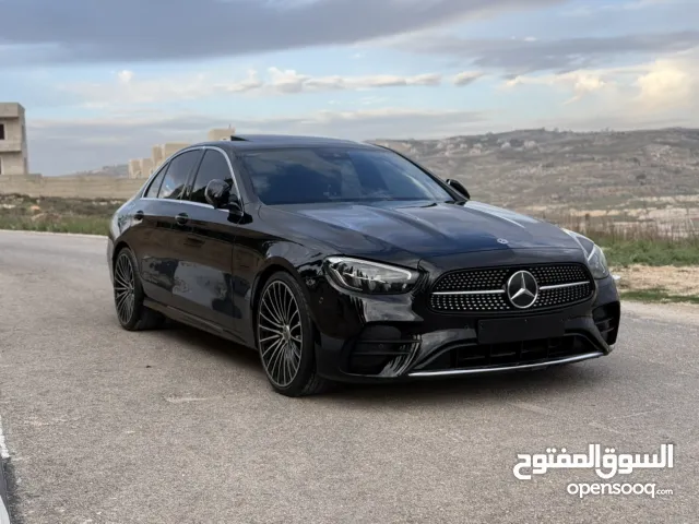 Mercedes benz E200 بحالة الوكالة AMG