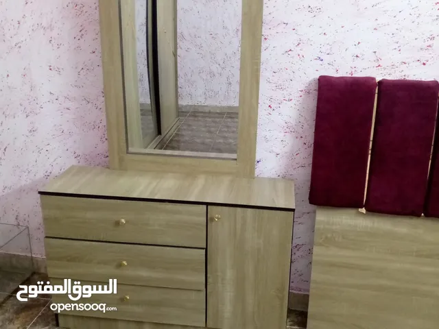 غرفه تچاریه مع فرشه للبیع